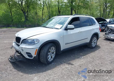 2013 BMW X5 xDrive35I/xDrive35I Premium/xDrive35I Sport Activity z USA, uszkodzony, nr VIN 5UXZV4C5XD0B23271